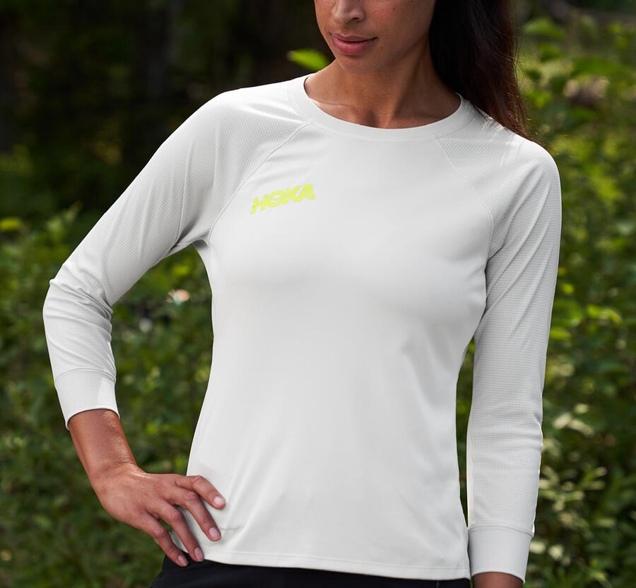 Hoka One One Top Kadın Beyaz - Performance 3/4 Sleeve - TI4021695